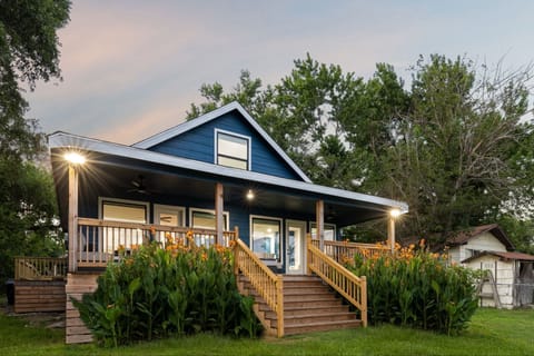 Exterior & porch