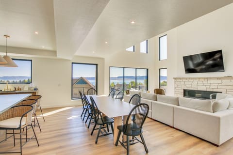 Garden City Vacation Rental | 6BR | 5BA | Stairs Required | 4,000 Sq Ft