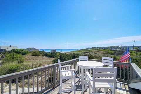 Plymouth Vacation Rental | 2BR | 1BA | 5 Steps to Enter | 580 Sq Ft