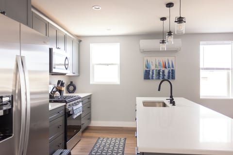 2B - kitchen w island