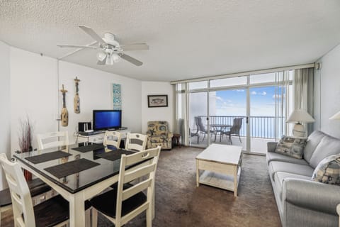 Main Level,Living Room,