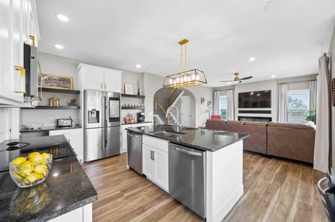 Spacious, modern kitchen design