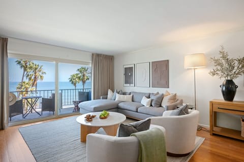 01 - seacliff-shoreline-living-room