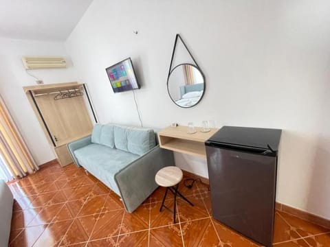 Panoramic Quadruple Room | Premium bedding, down comforters, pillowtop beds, desk