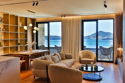 Presidential Penthouse | Premium bedding, in-room safe, free WiFi, bed sheets
