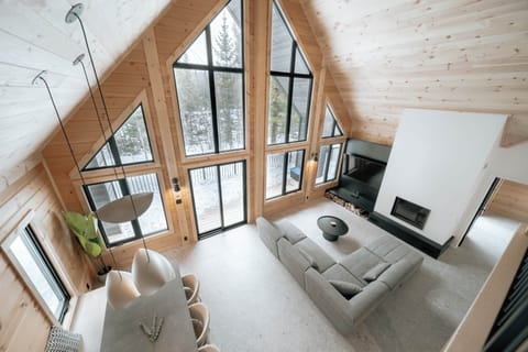 Mezzanine view-"Le Mitik Kanata Tremblant, Amherst, QC" (1)