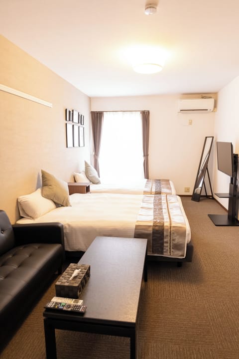 Basic Quadruple Room | Free WiFi