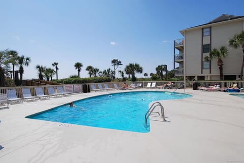 The Breakers Pool