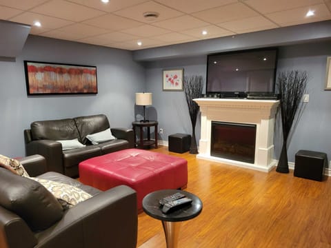 Enjoy the 90s with classic DVDs in our retro TV with central & electric heater.