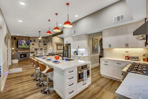 51 KITCHEN MLS_maybe