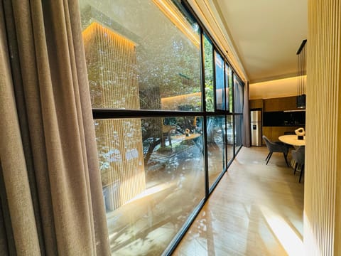 Deluxe Loft, City View | 1 bedroom, iron/ironing board, free WiFi