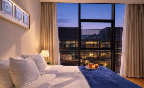 Luxury Apartment, Pool View | Egyptian cotton sheets, premium bedding, minibar, individually furnished