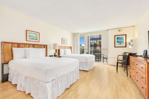 Studio with 2 Full Beds and Window AC