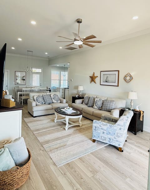 Updated rug & added coffee table
