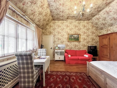 Open plan living space | Cottage 2 - Oaklands Farm, East Tytherley