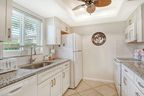 Kitchen - Fully equipped kitchen