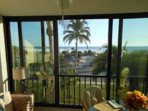 Lanai View - Views of Siesta Key Beach and The Gulf of Mexico.