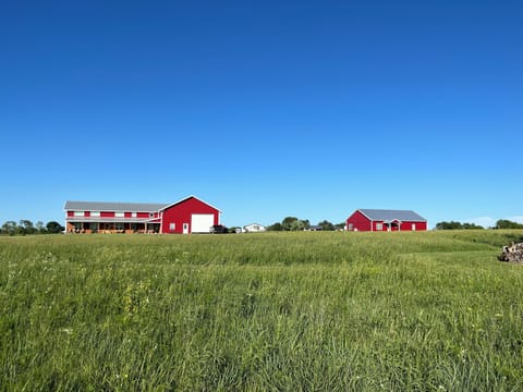 The Red Barn & Guesthouse