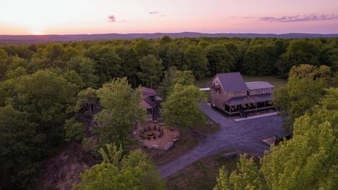 Welcome to Adventure Oak Lodge, your private mountain retreat!
