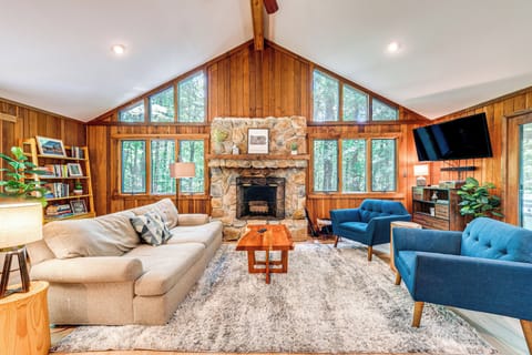 Pocono Pines Vacation Rental | 3BR | 2BA | 1,873 Sq Ft | Stairs Required