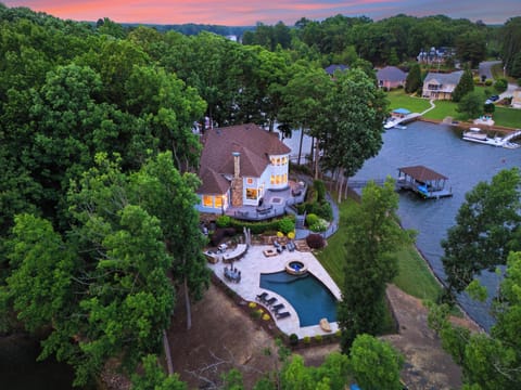 Aerial view of Paradise Pointe. 