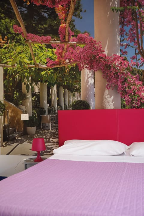 Standard Triple Room | Desk, free WiFi, bed sheets