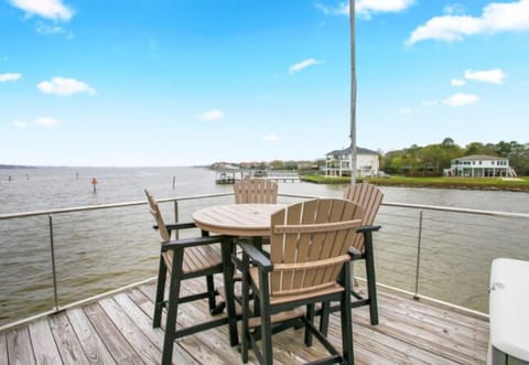 Look at that view! Outdoor dining at its best