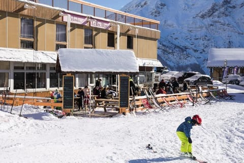 Snow and ski sports