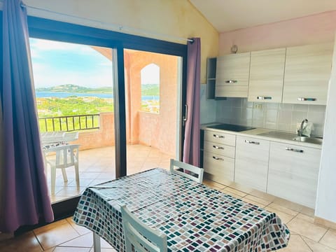 Room, Balcony, Sea View | Private kitchen | Fridge, stovetop, cookware/dishes/utensils, freezer