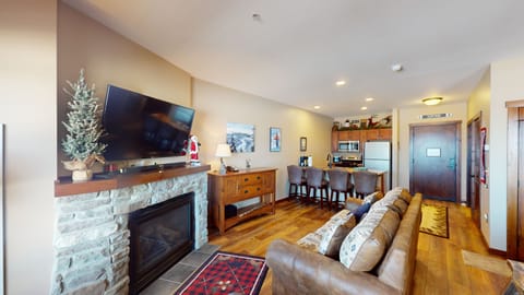 Furniture, Indoors, Living Room, Screen, Couch