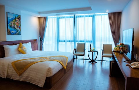Down comforters, pillowtop beds, desk, laptop workspace