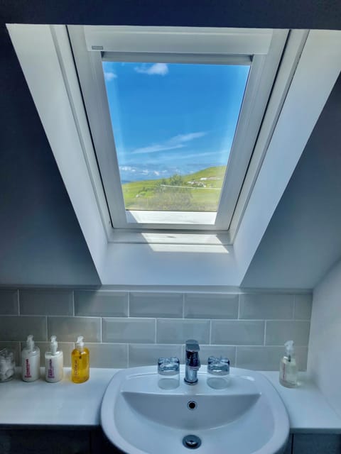 Comfort Double Room, Hill View | Bathroom