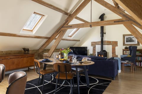 The Granary at Oriel Farm Sitting Area - StayCotswold