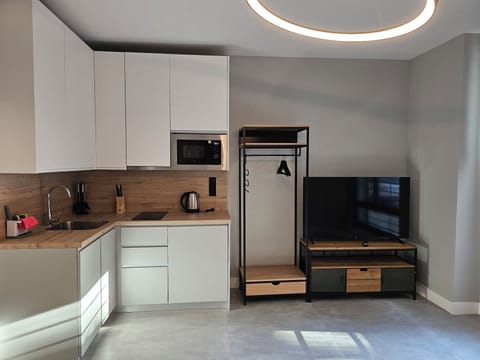 Standard Studio | Desk, laptop workspace, blackout drapes, soundproofing