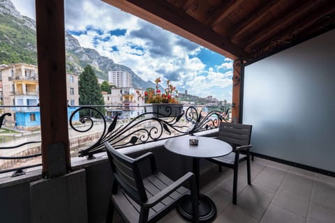 Deluxe Twin Room | Terrace/patio
