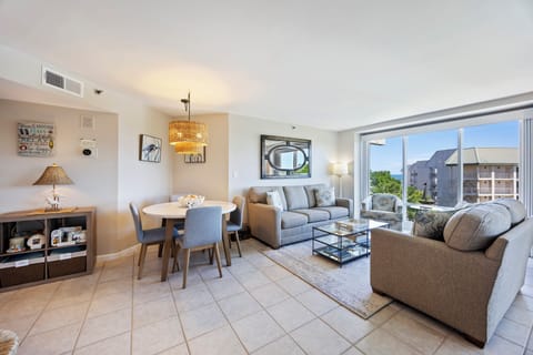 Living area. All new sliding door with nice slider blinds. 