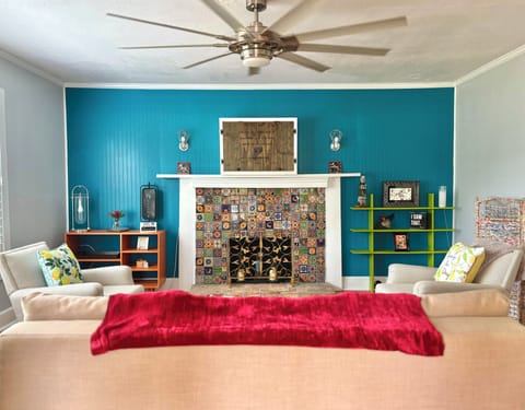 Bluff Cottage Living Room (hidden TV over the mantle!)