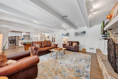 An open floor place is perfect for entertaining.