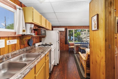 Standard Cabin, Patio | Private kitchen | Fridge, microwave, oven, stovetop