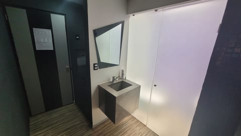 Economy Double Room | Bathroom
