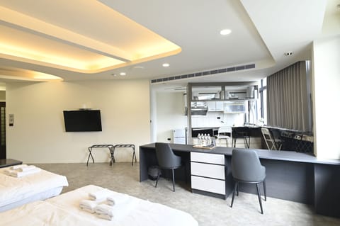 Business Quadruple Room, City View | Free WiFi