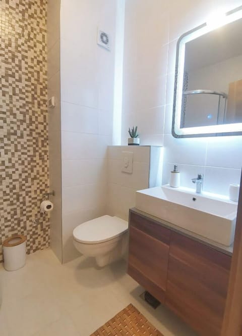 a3613b43-93c0-4d37-b843-a908d8512615