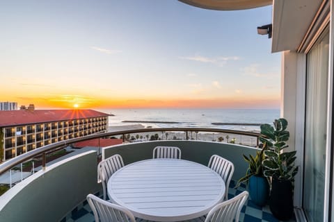 It's called Sunsets Paradise for a reason!