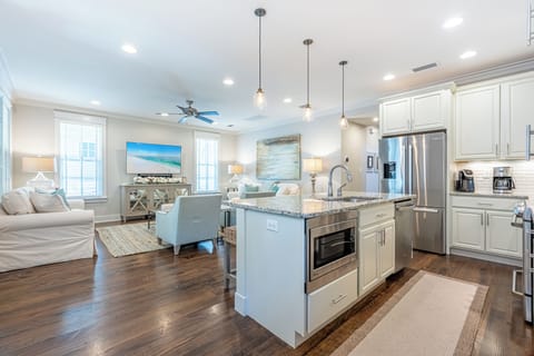 Kitchen & Living Areas