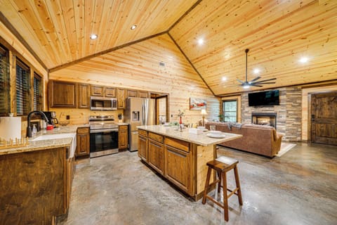 House (2 Bedrooms) | Interior
