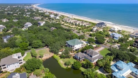 House, 6 Bedrooms | Aerial view