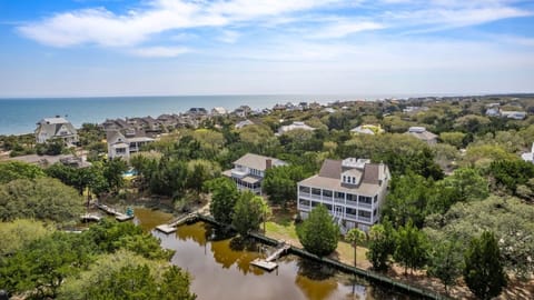 House, Multiple Bedrooms | Aerial view