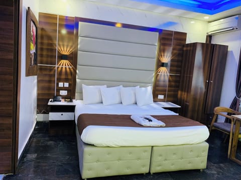Royal Single Room | Free WiFi