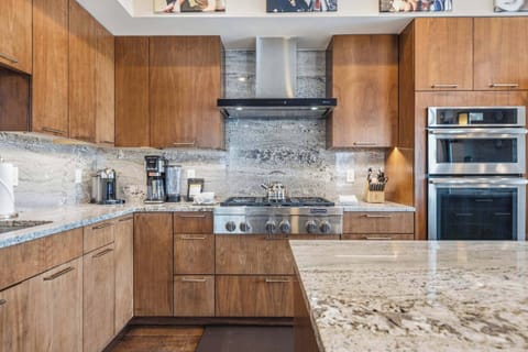 lion-e503-7474_54972101720_o