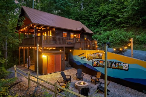 An authentic log cabin in the woods!